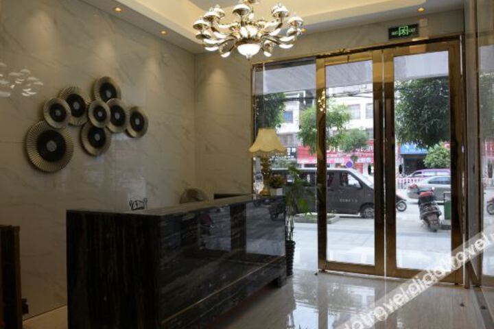 Hotel Interior 4 of 19