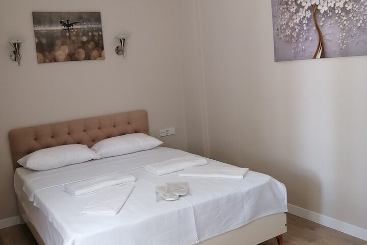 Room 9 of 97