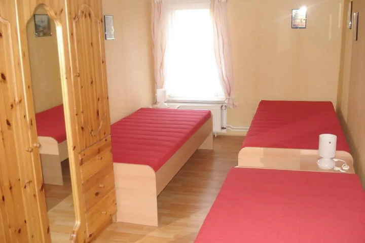 Room 3 of 8