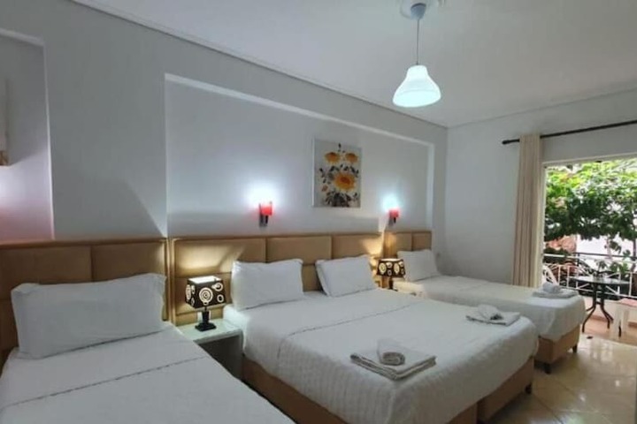 Room 65 of 106