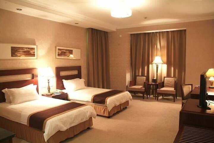 Room 13 of 22