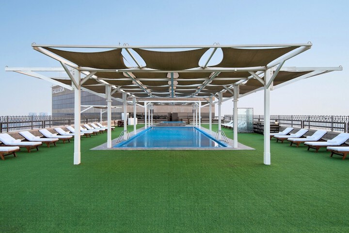 Pool Hotel