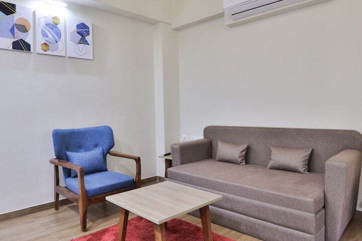 Room 6 of 51