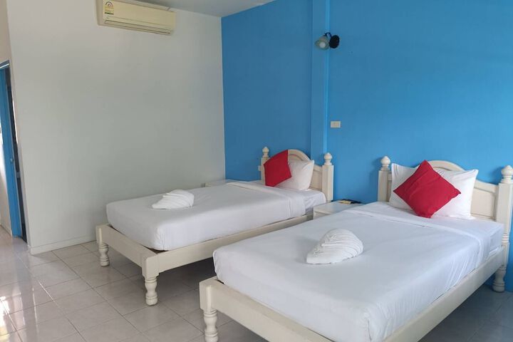 Room 10 of 135
