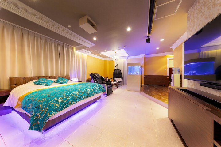 Room 15 of 34