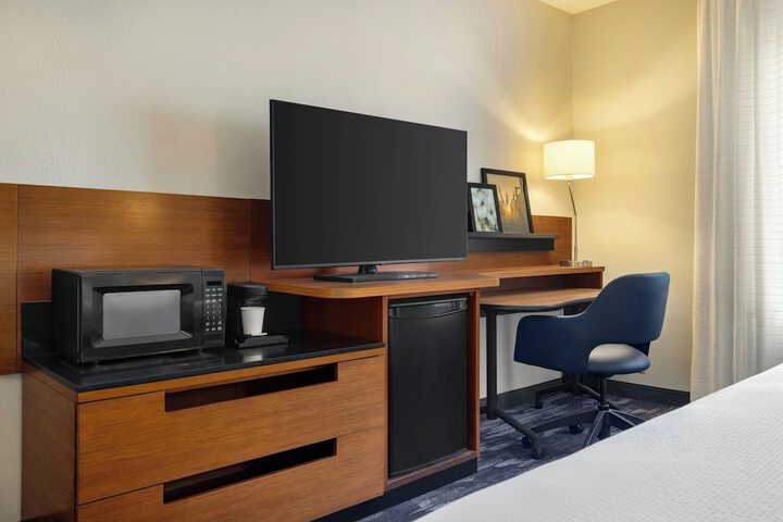 Room 16 of 33