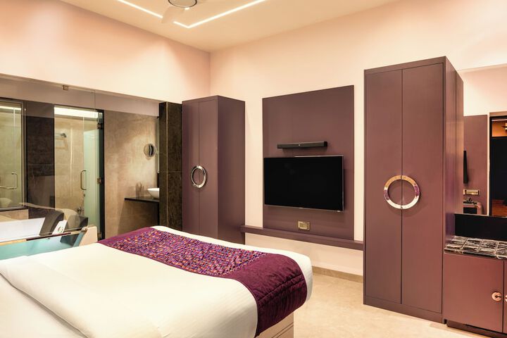 Room 16 of 53