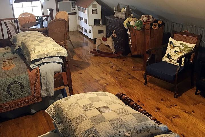 Room 2 of 60