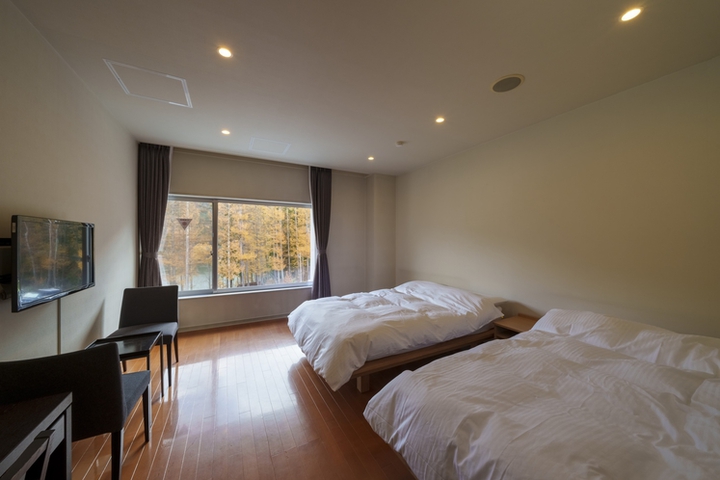 Room 3 of 7