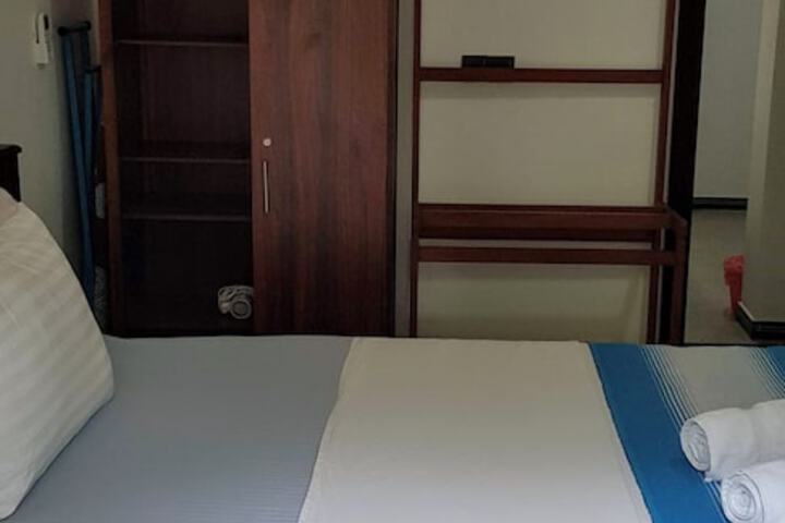 Room 2 of 66