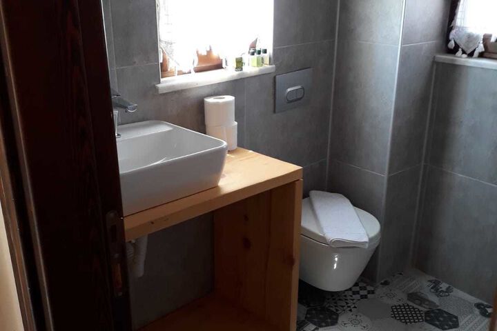 Room 5 of 36