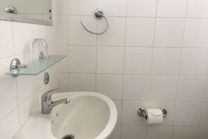 Room 16 of 26
