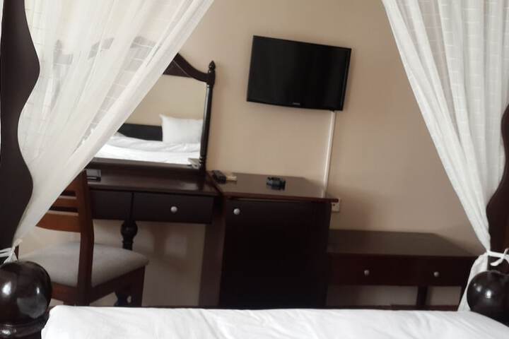 Room 12 of 53