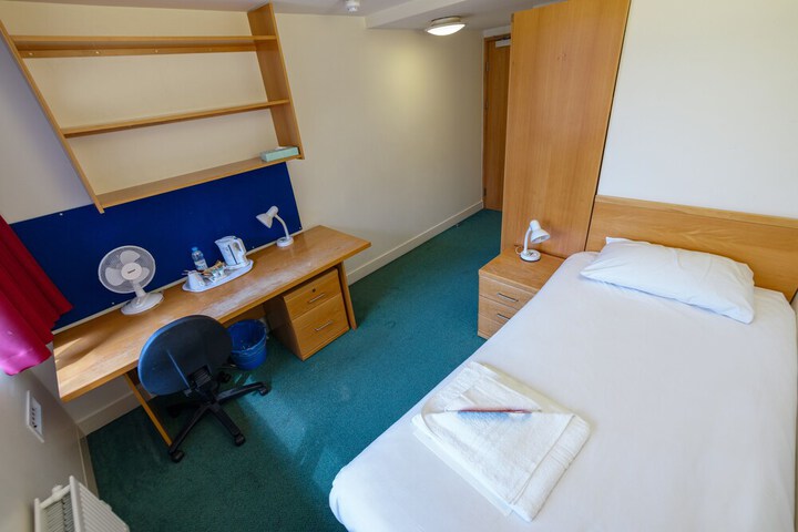Room 4 of 21