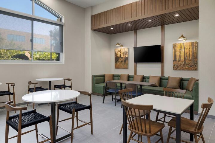 Breakfast/Coffee Service 31 of 38