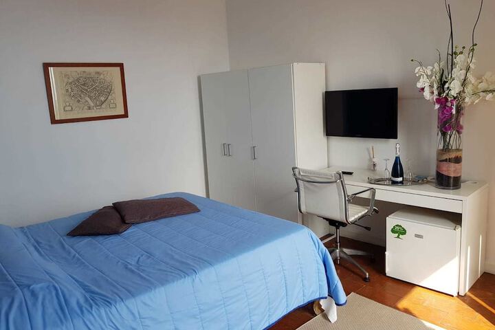 Room 8 of 70