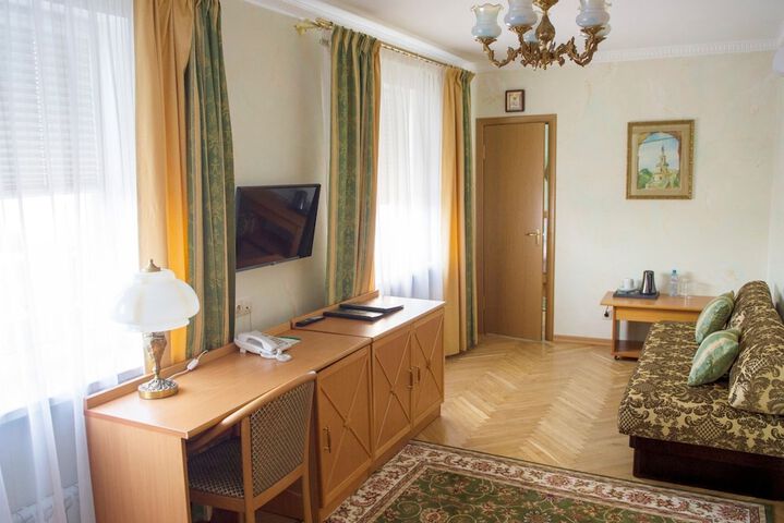 Room 12 of 68