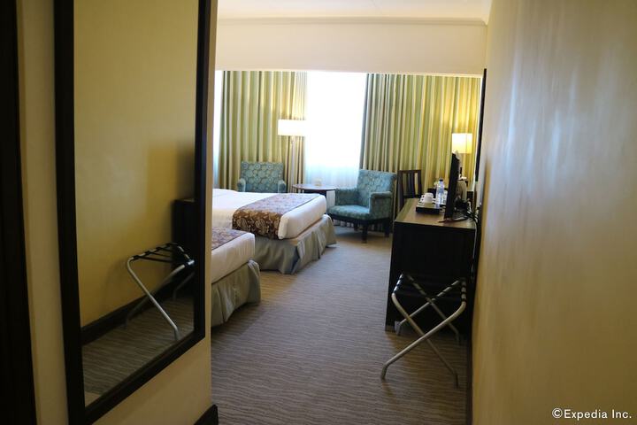 Room 5 of 79