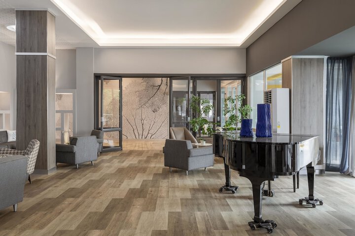 Guest Lobby