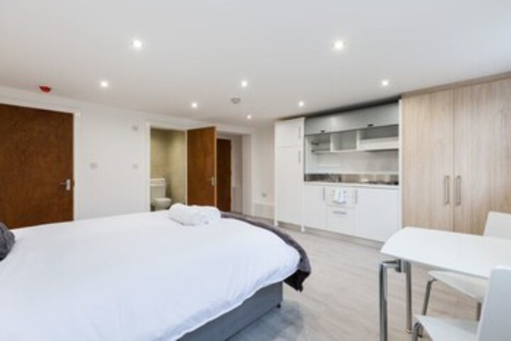 Spacious Studio Flat - Camberwell! 2a