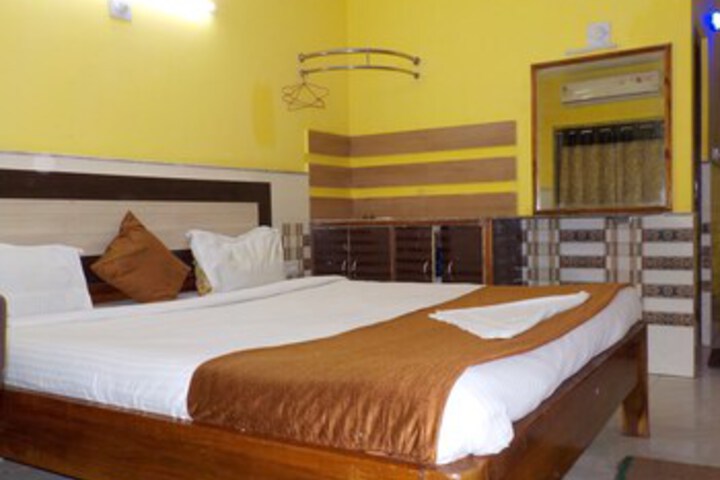 Room 12 of 23