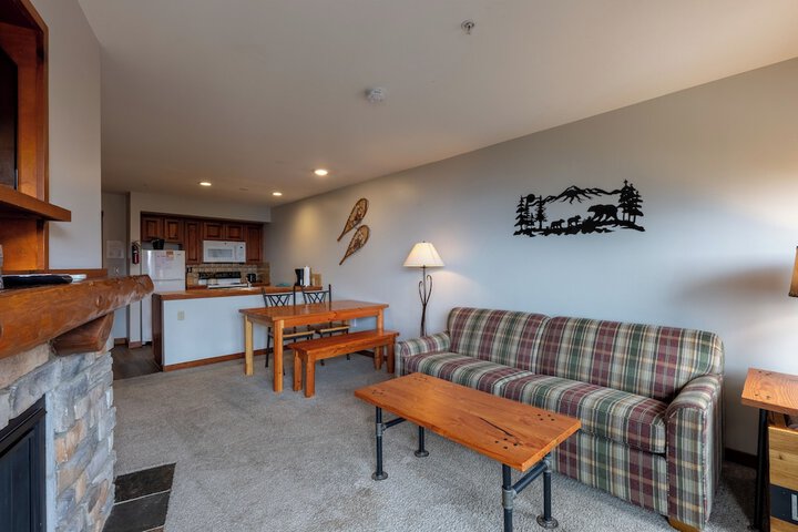 Room 3 of 47