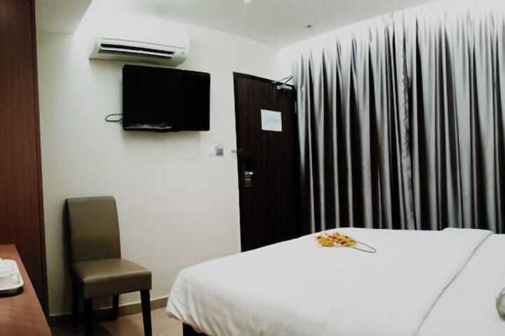 Room 30 of 37