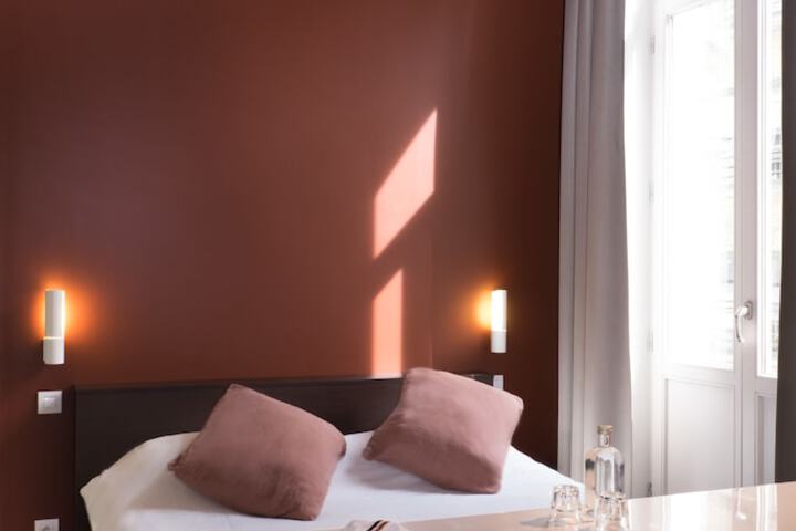 Room 35 of 62