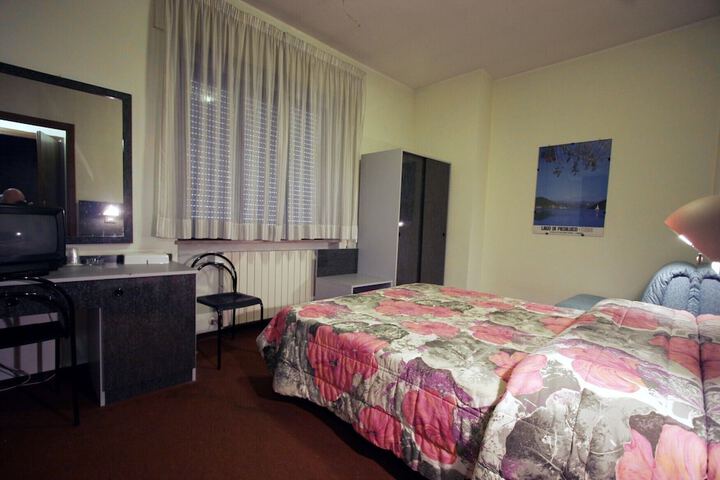 Room 18 of 25