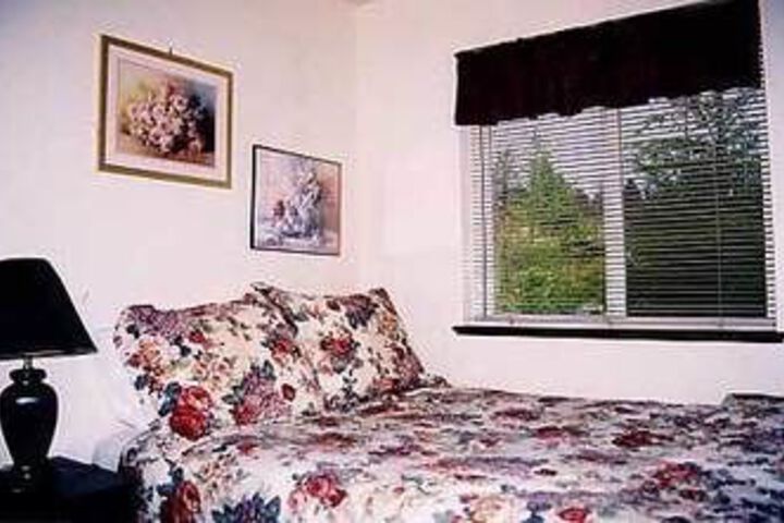 Room 2 of 4