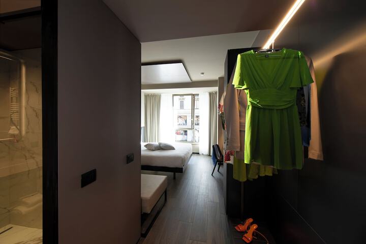 Room 18 of 34