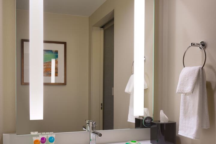 Bathroom sink