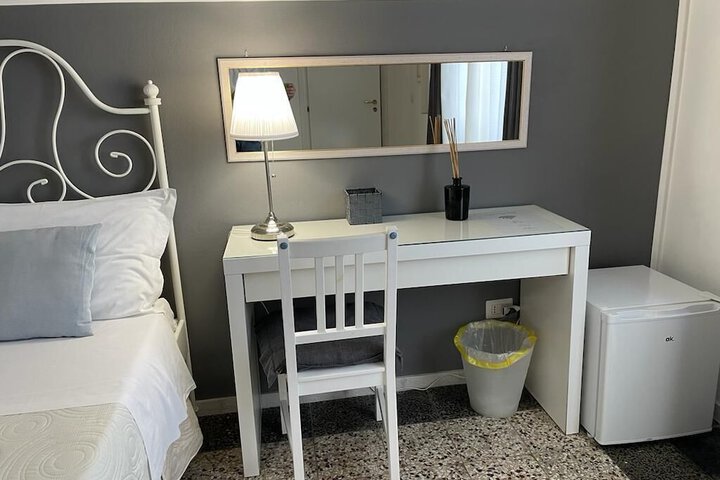 Room 38 of 61