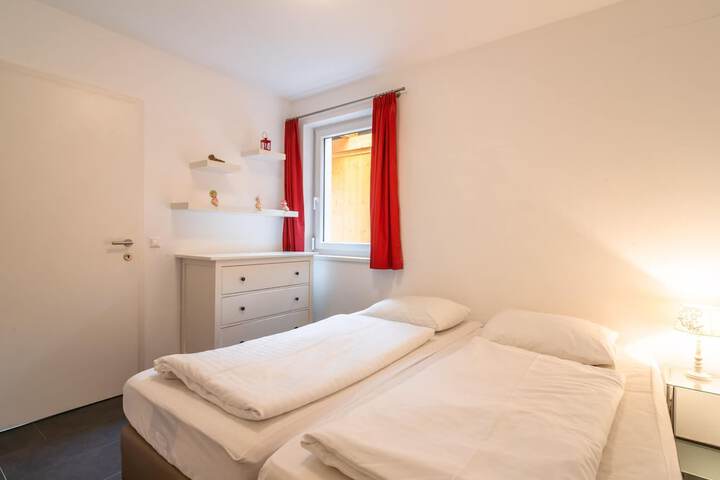 Room 5 of 39