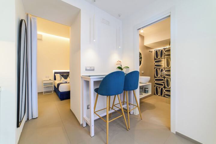 Room 4 of 33