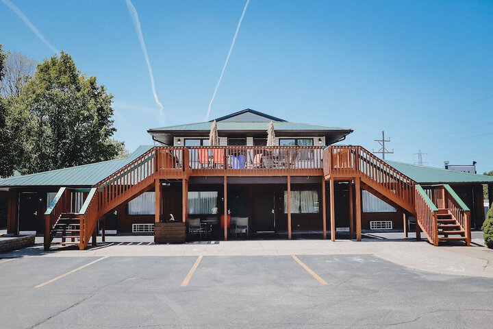 Hotel Entry