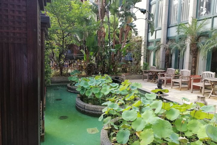 Hotel Exterior 104 of 106