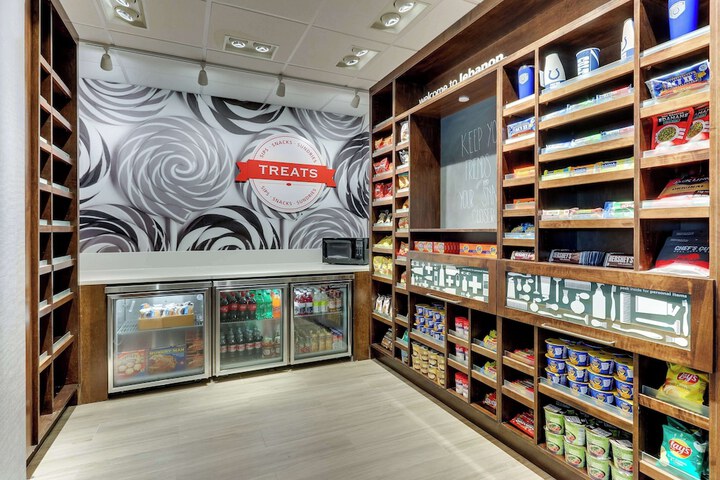 Snack bar