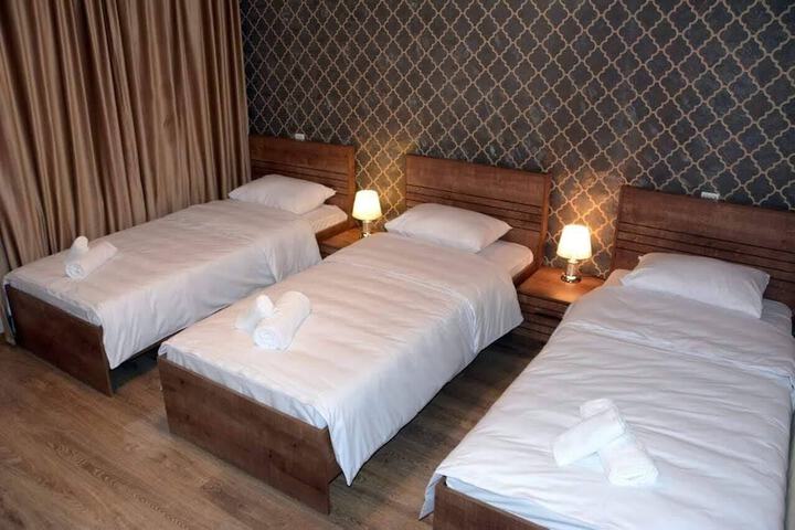 Room 8 of 32