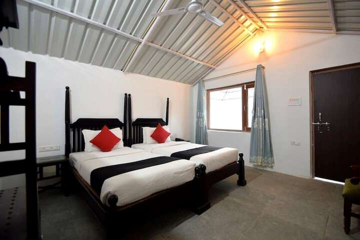 Room 15 of 90