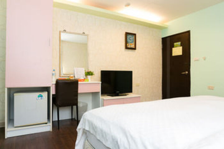Room 17 of 49