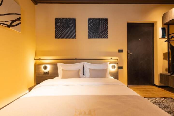 Room 14 of 79