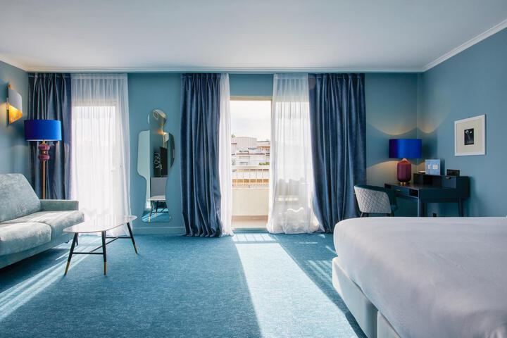 Room 60 of 136