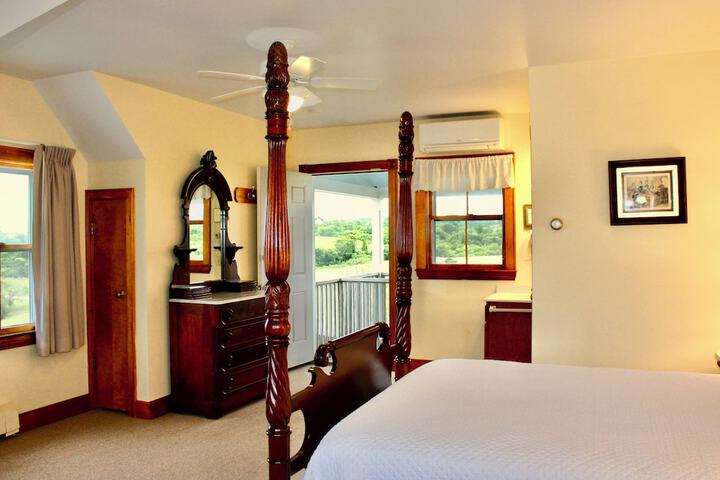 Room 33 of 100