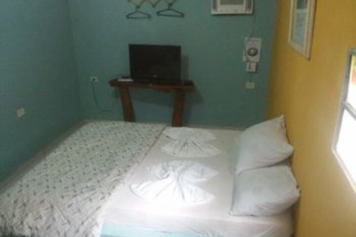 Room 13 of 30