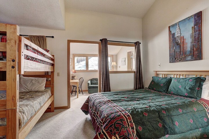 Room 8 of 50