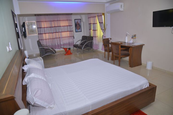 Room 16 of 31