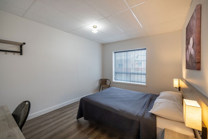 Room 16 of 80