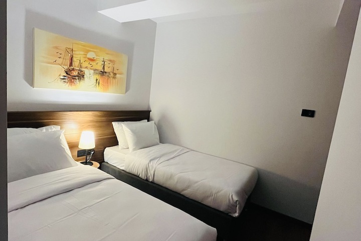 Room 5 of 21