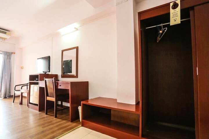 Room 44 of 101
